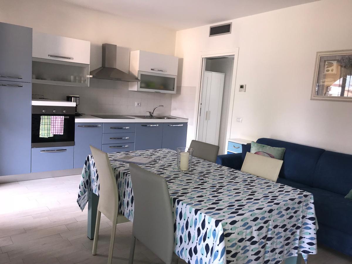 Апарт отель Residenza Le Logge Торри-дель-Бенако Экстерьер фото