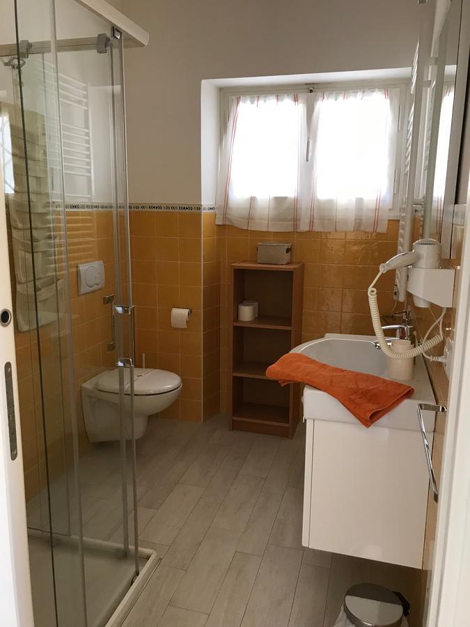 Апарт отель Residenza Le Logge Торри-дель-Бенако Экстерьер фото