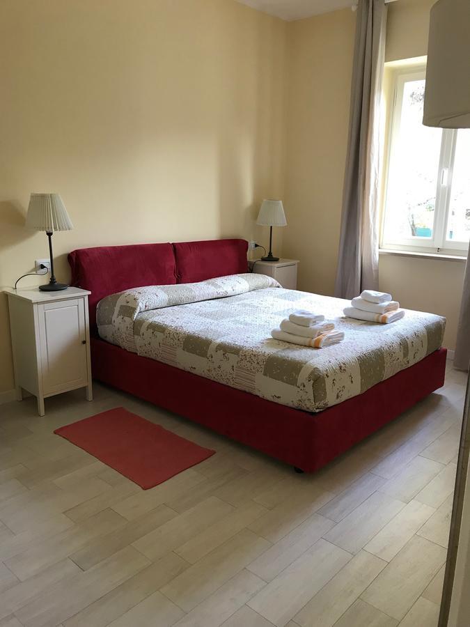 Апарт отель Residenza Le Logge Торри-дель-Бенако Экстерьер фото
