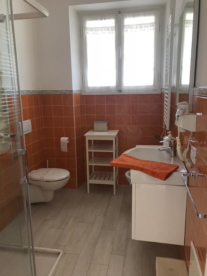 Апарт отель Residenza Le Logge Торри-дель-Бенако Экстерьер фото