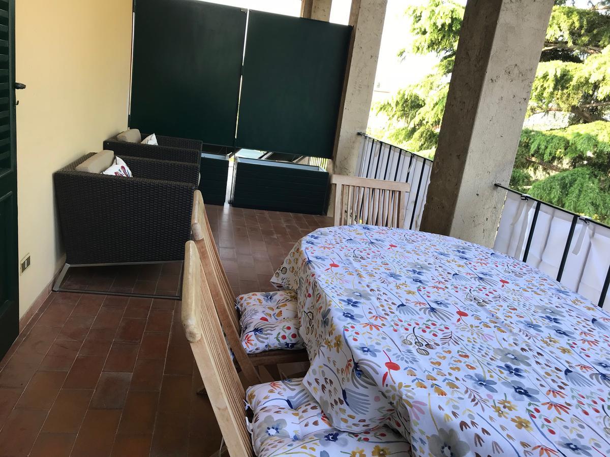 Апарт отель Residenza Le Logge Торри-дель-Бенако Экстерьер фото
